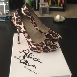 Alice + Olivia “Danny” Leopard Print Pump